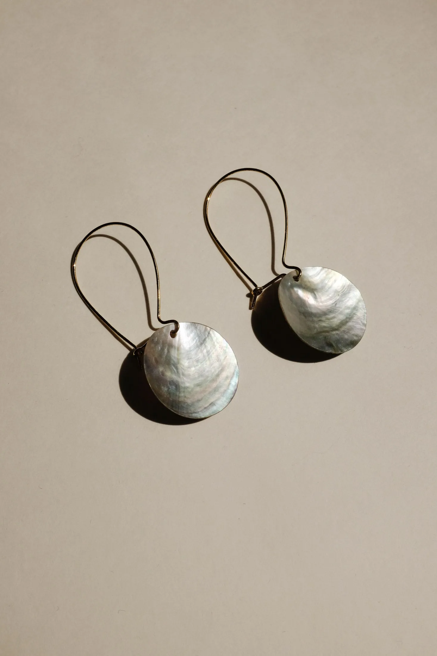 0015_SHELL MEDALLION EARRINGS