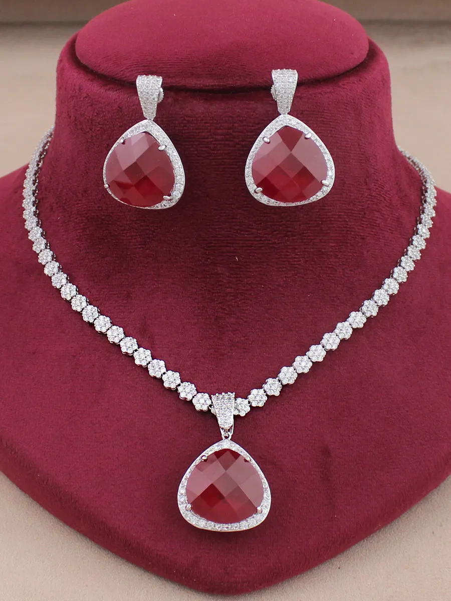 Alissa Pendant Necklace Set