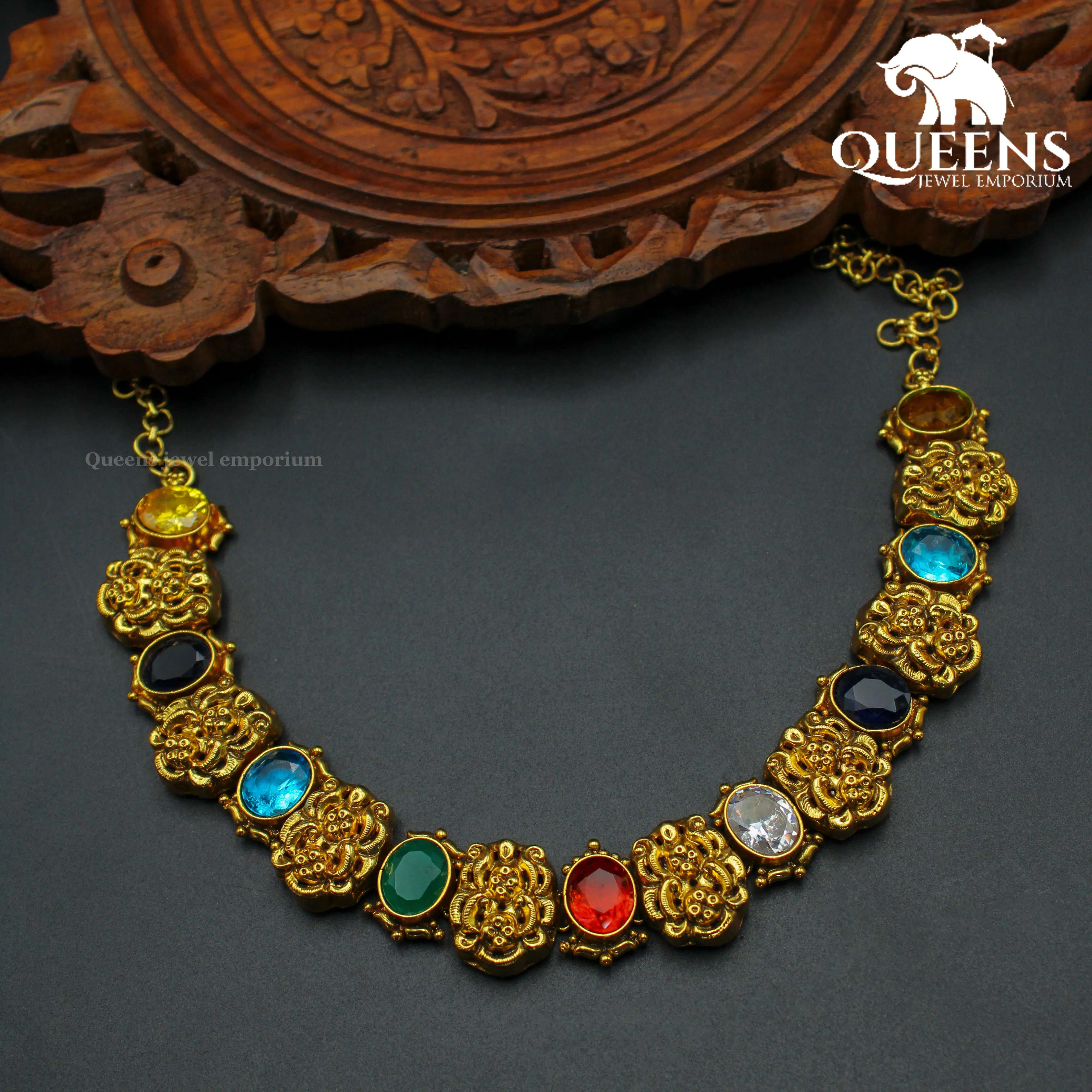 HIRANMAYI NECKLACE