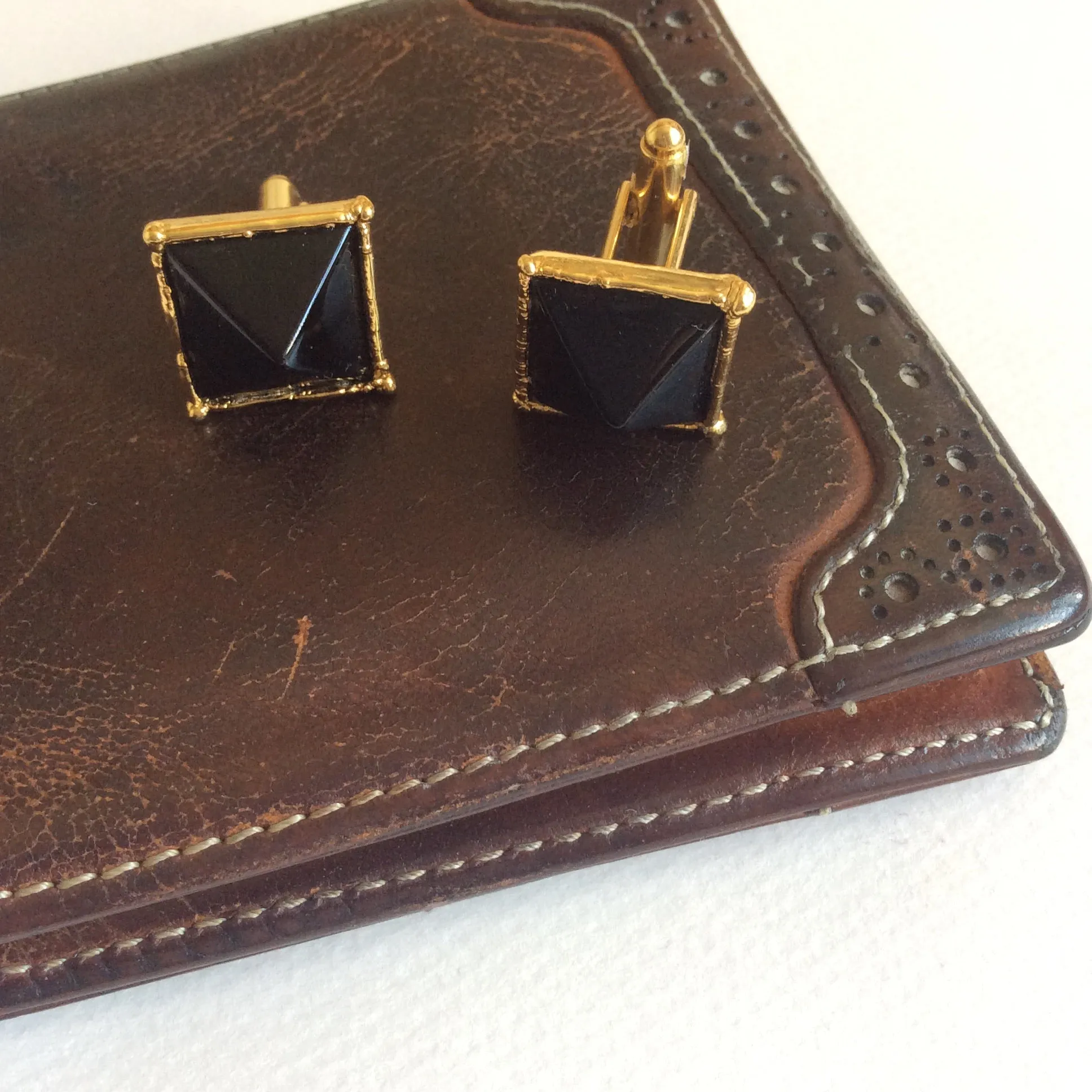 Onyx pyramid cufflinks