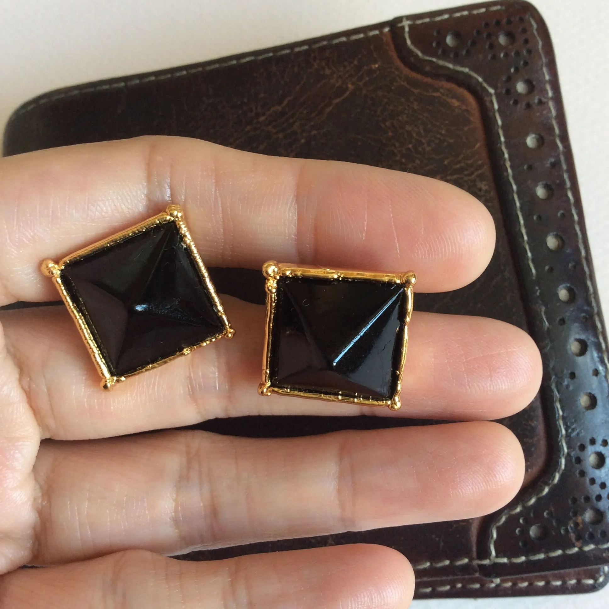 Onyx pyramid cufflinks