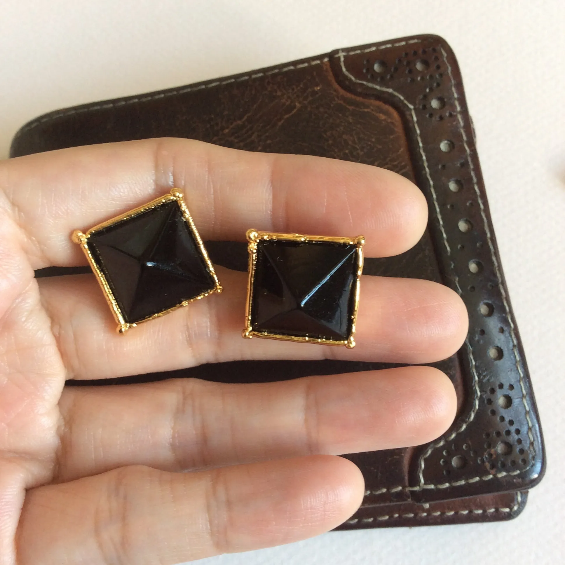 Onyx pyramid cufflinks