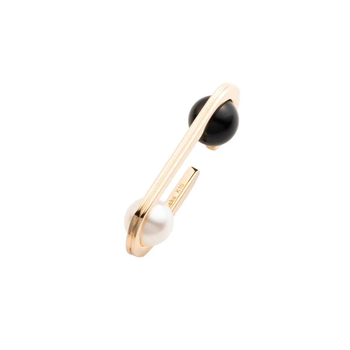 "Beluga" Onyx Pearl Ear Cuff